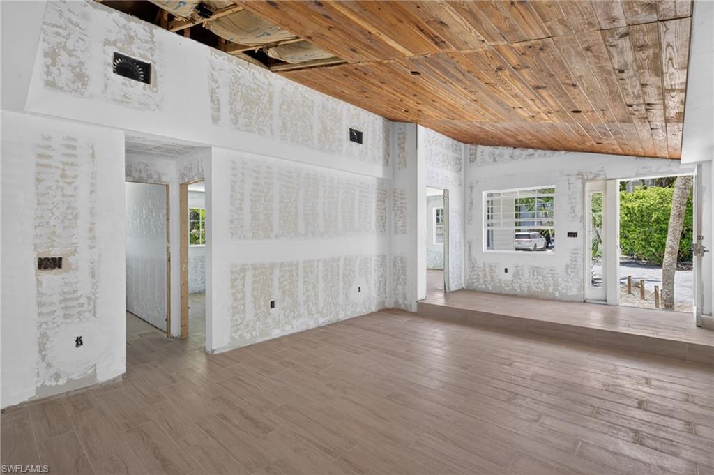 11550 Laika LN photo 20