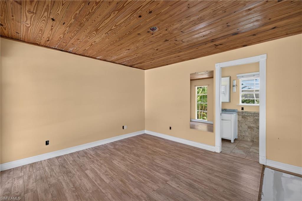 11550 Laika LN photo 30