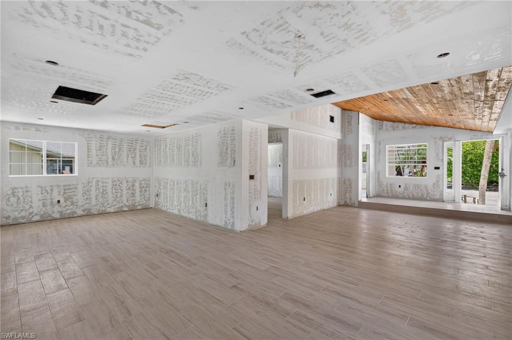 11550 Laika LN photo 19