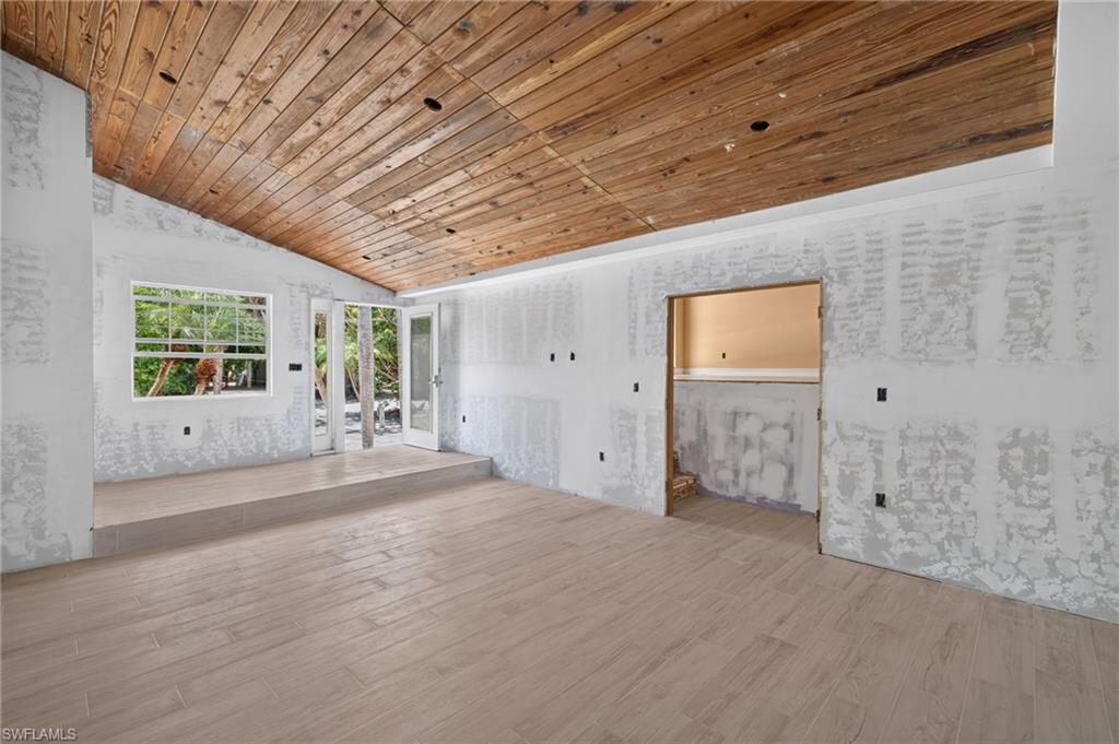 11550 Laika LN photo 21