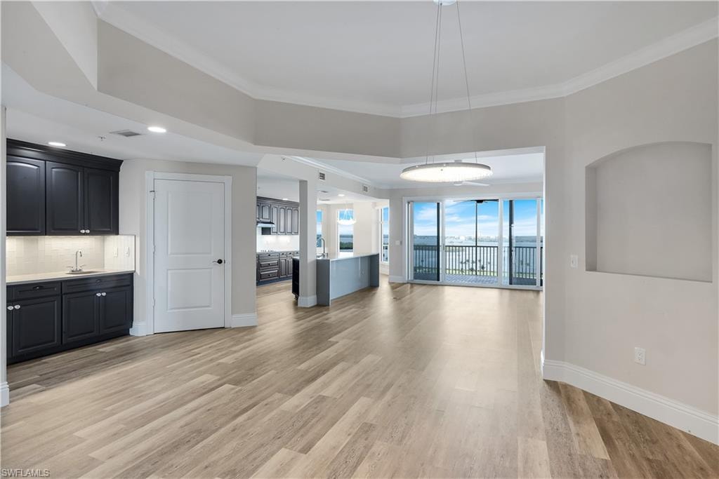 Dining area and wet bar