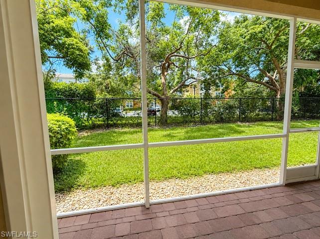 9575 Roundstone CIR photo 7