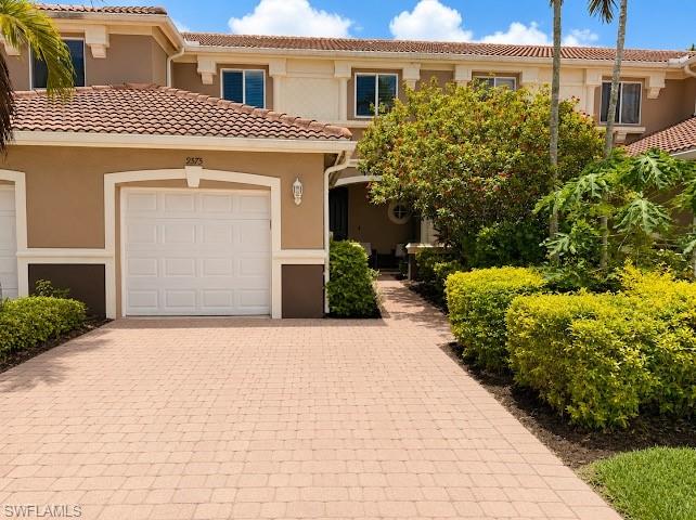 9575 Roundstone CIR
