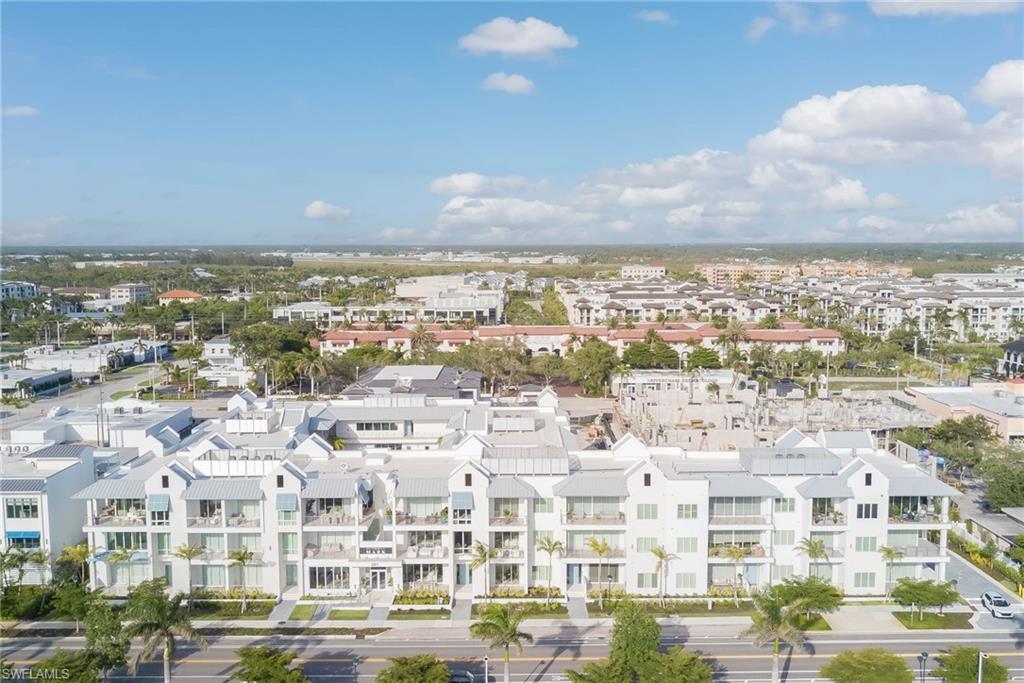 Aerial view - 5th Ave and Naples beaches a few blocks away
