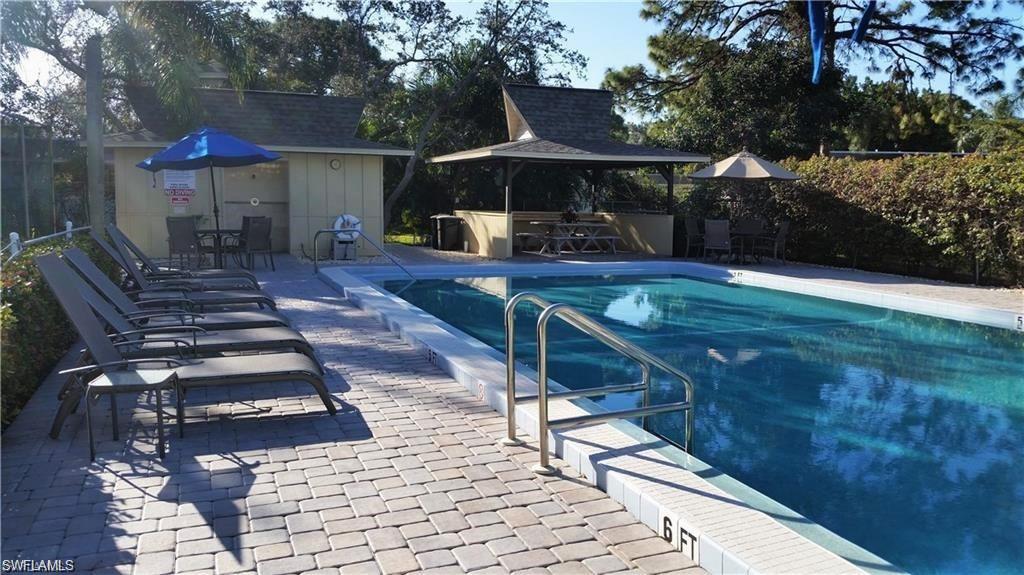109 Georgetown BLVD 109 photo 24