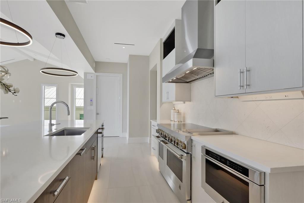 211 1st ST photo 13