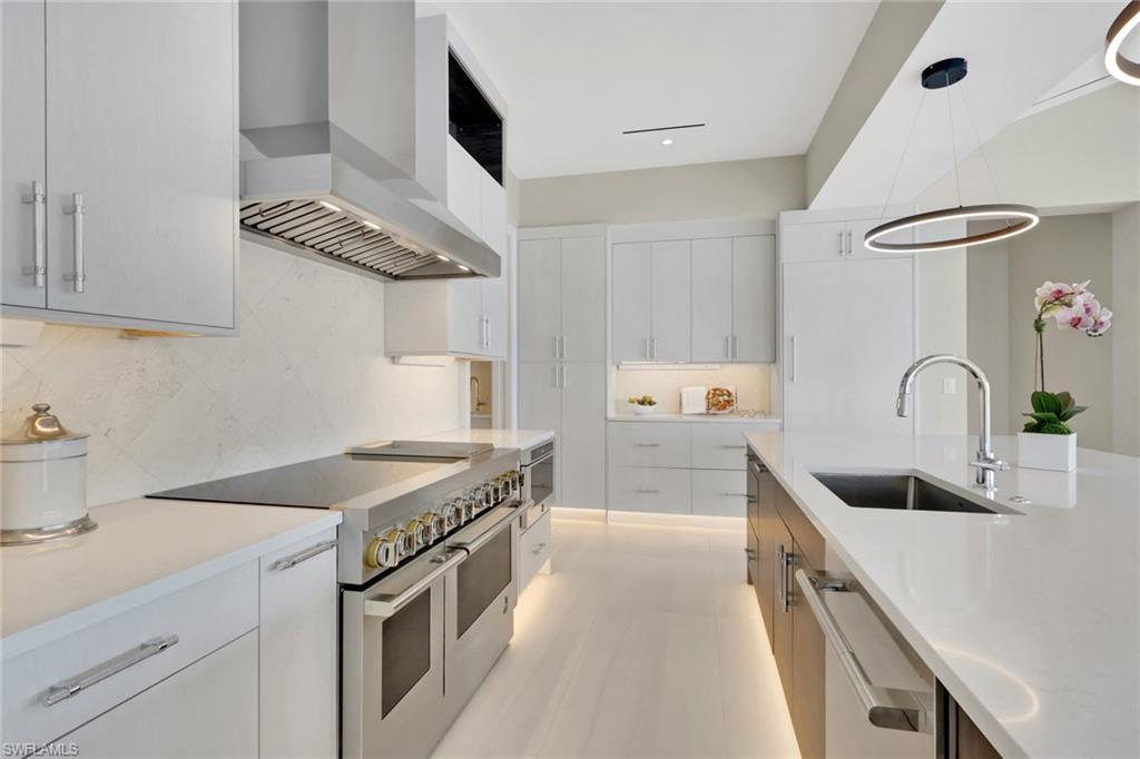 211 1st ST photo 12