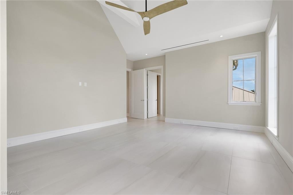 211 1st ST photo 18