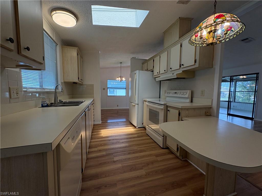 7 Oceans BLVD 7