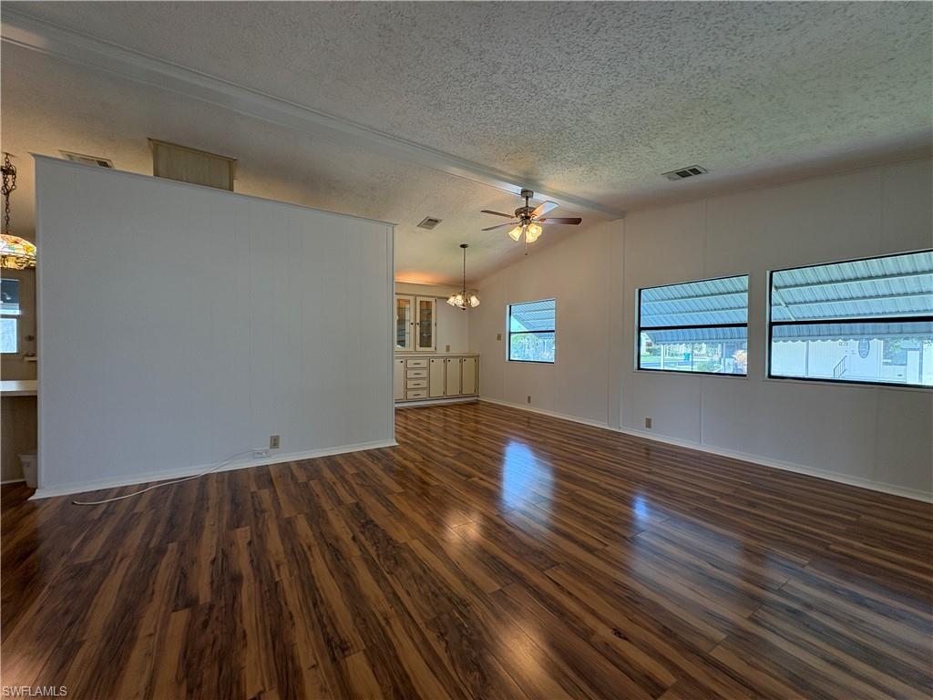 7 Oceans BLVD 7
