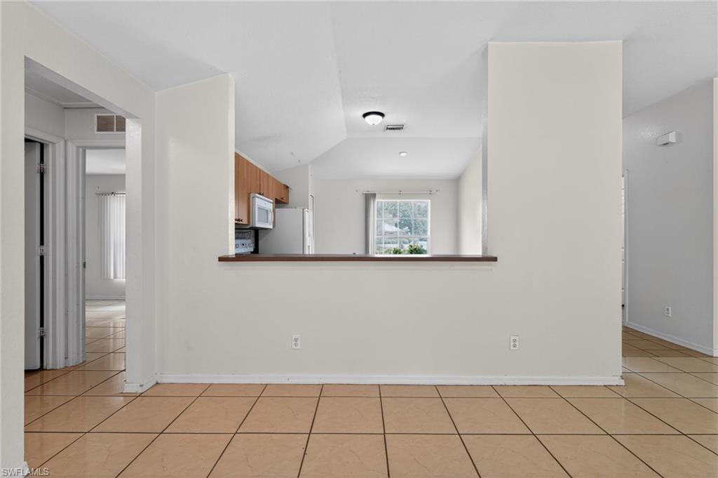 446 Windermere DR photo 11