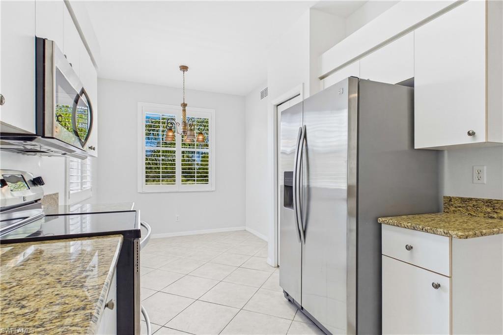 From morning coffee to dinner parties, this kitchen is ready.