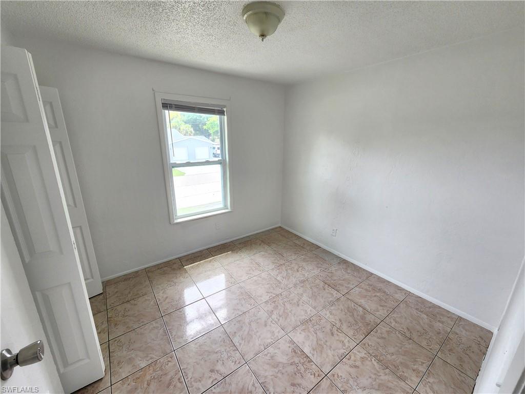 1480/1482 Lura AVE photo 10