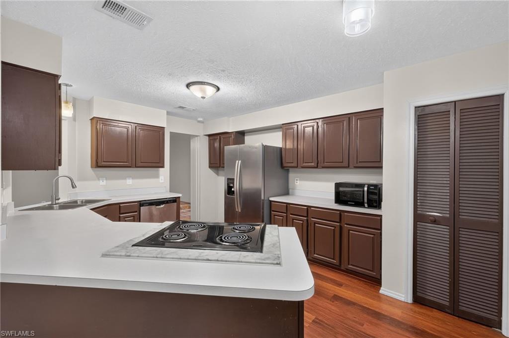 17565 Lee RD photo 9