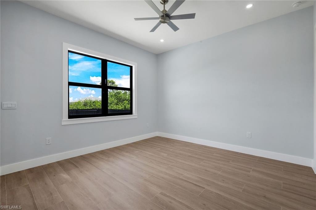 15301 Acorn CIR photo 22