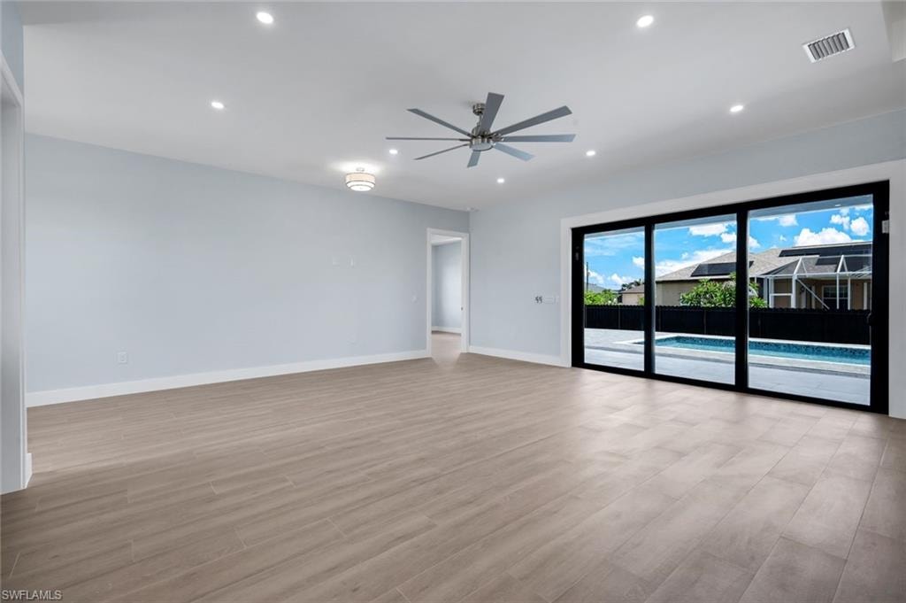 15301 Acorn CIR photo 9