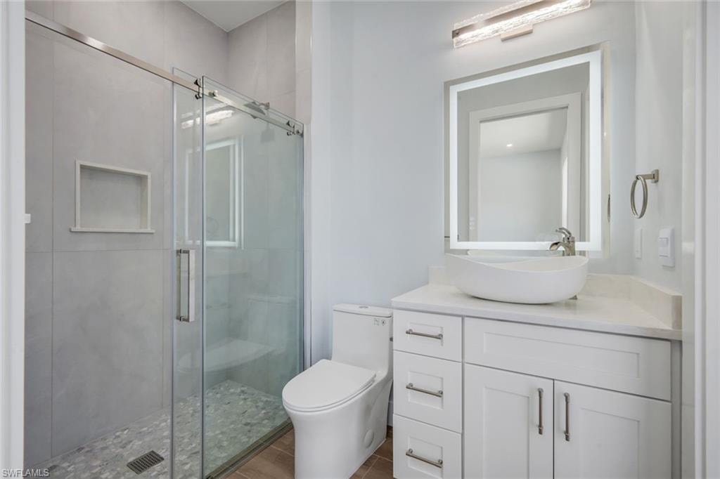 15301 Acorn CIR photo 24