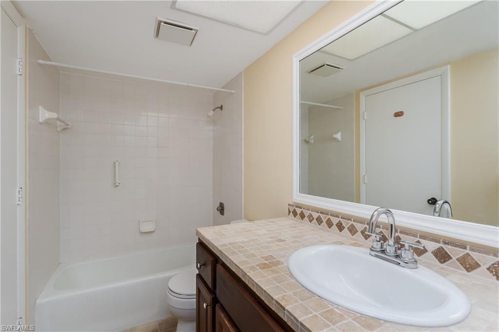 1733 Courtyard WAY B103 photo 20