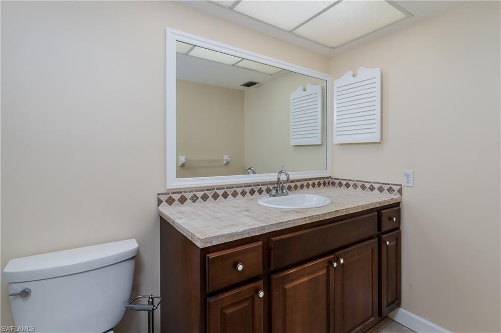 1733 Courtyard WAY B103 photo 21