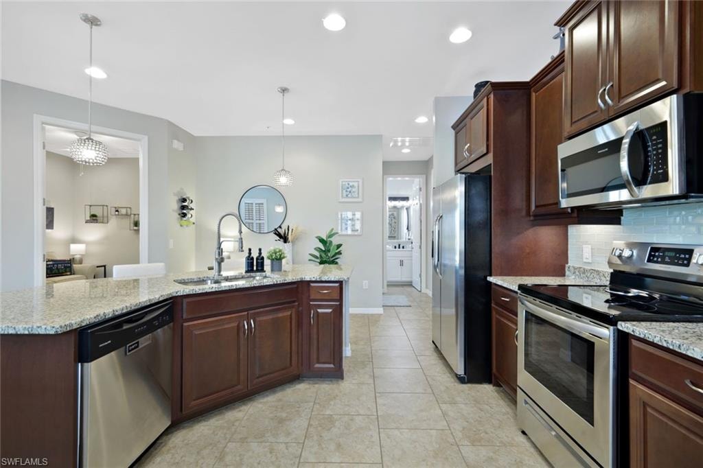 26201 Palace LN 201 photo 7
