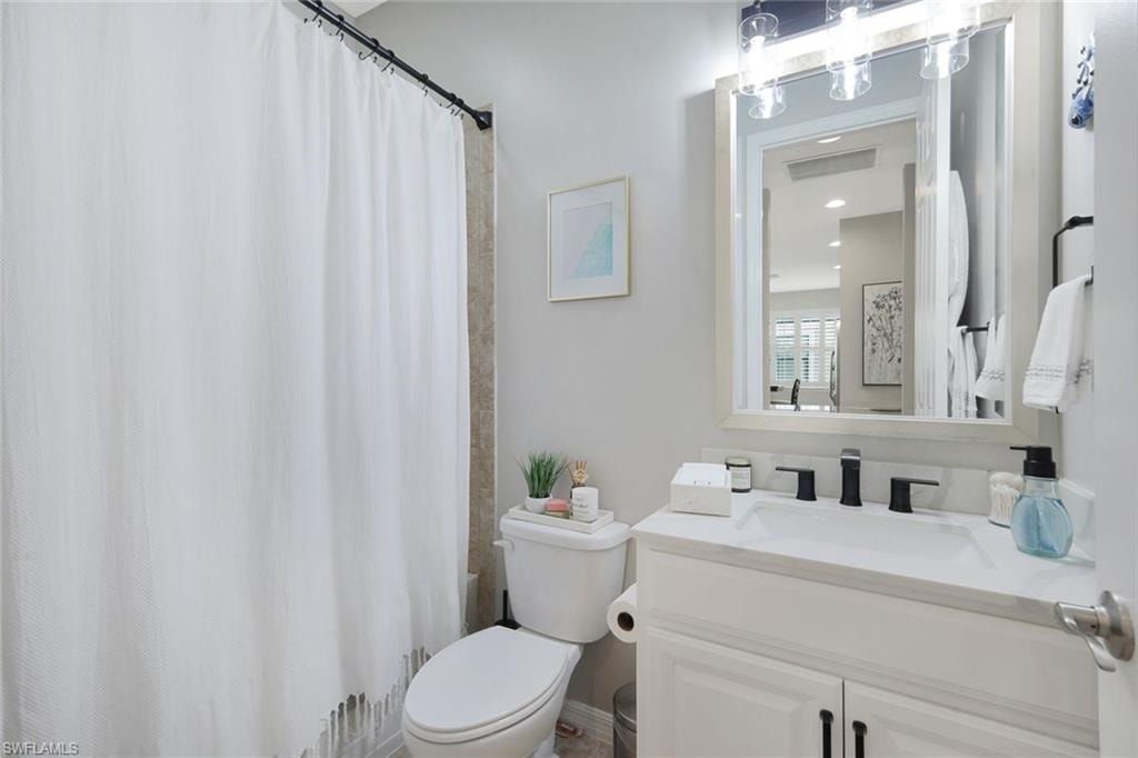 26201 Palace LN 201 photo 20
