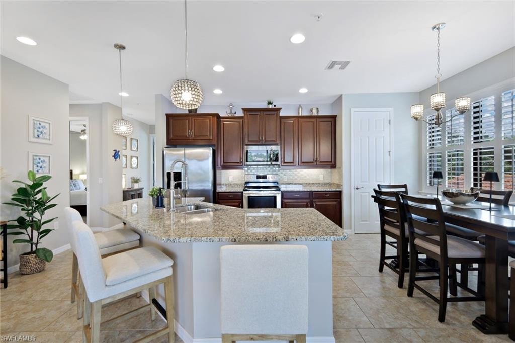 26201 Palace LN 201 photo 9