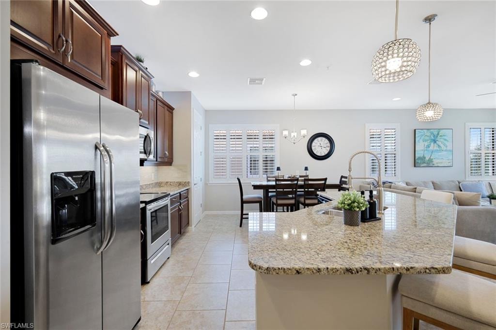 26201 Palace LN 201 photo 10