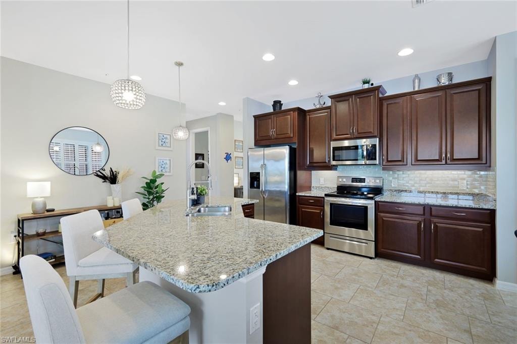 26201 Palace LN 201 photo 8