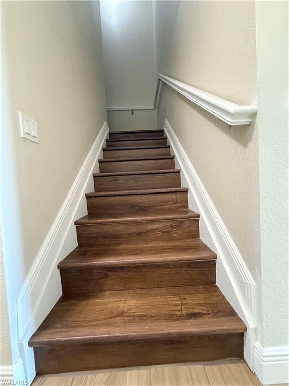 9051 Gervais CIR 1508 photo 15