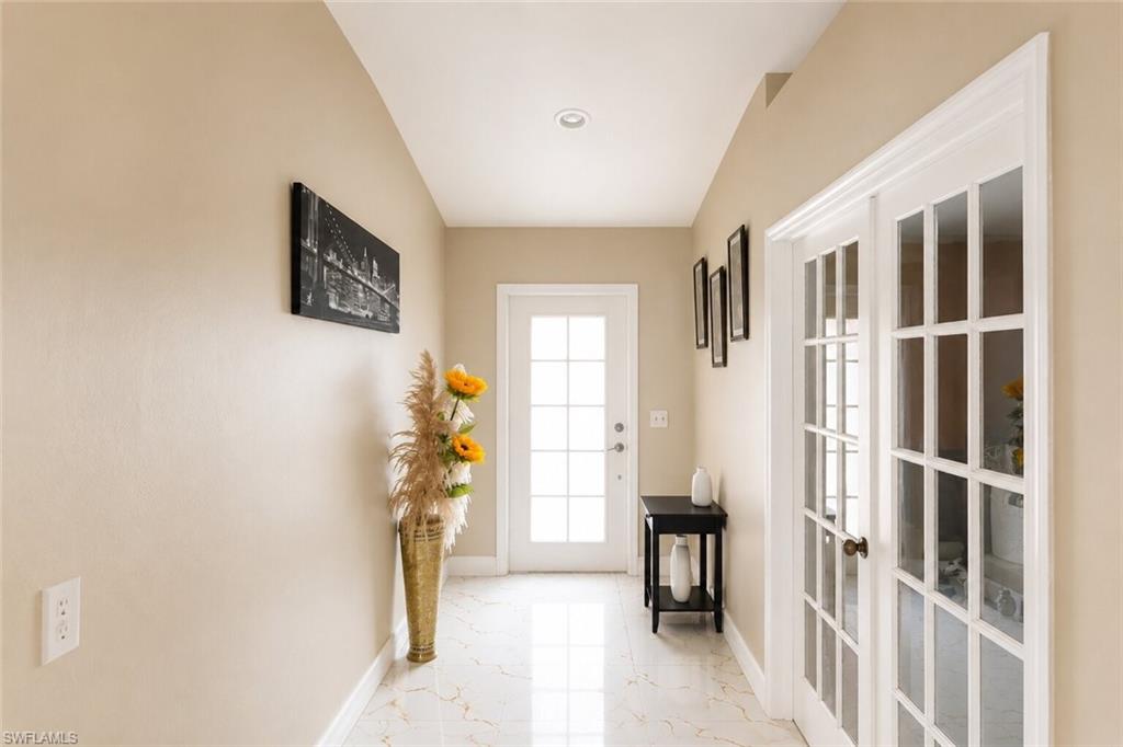 507 Diplomat PKWY E
