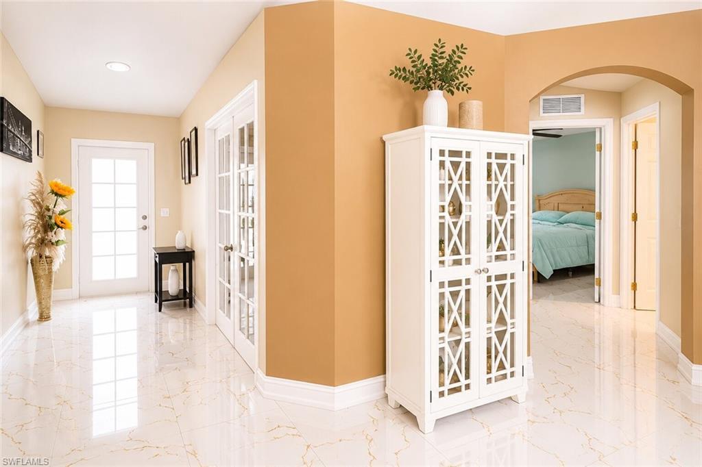 507 Diplomat PKWY E