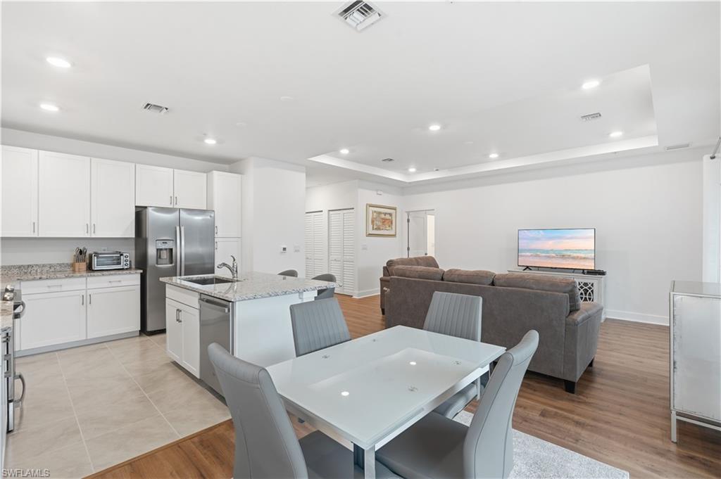 Notice the flooring and ceiling detail.