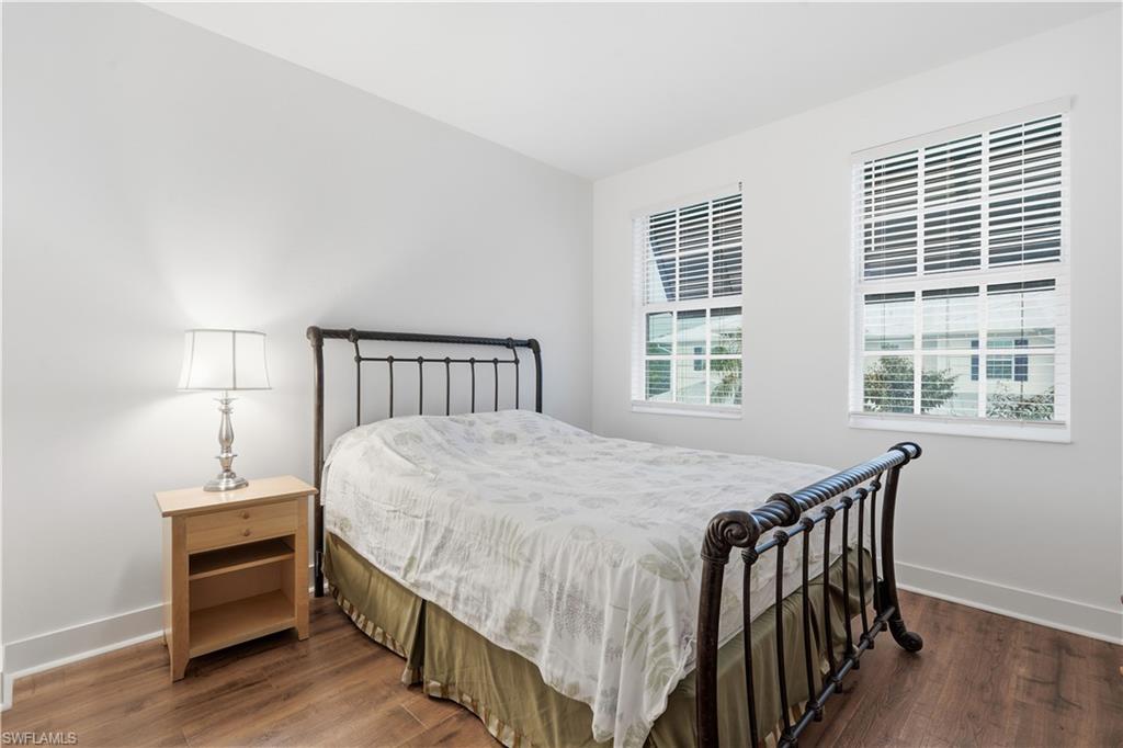 Second guest bedroom with ensuite bathroom.