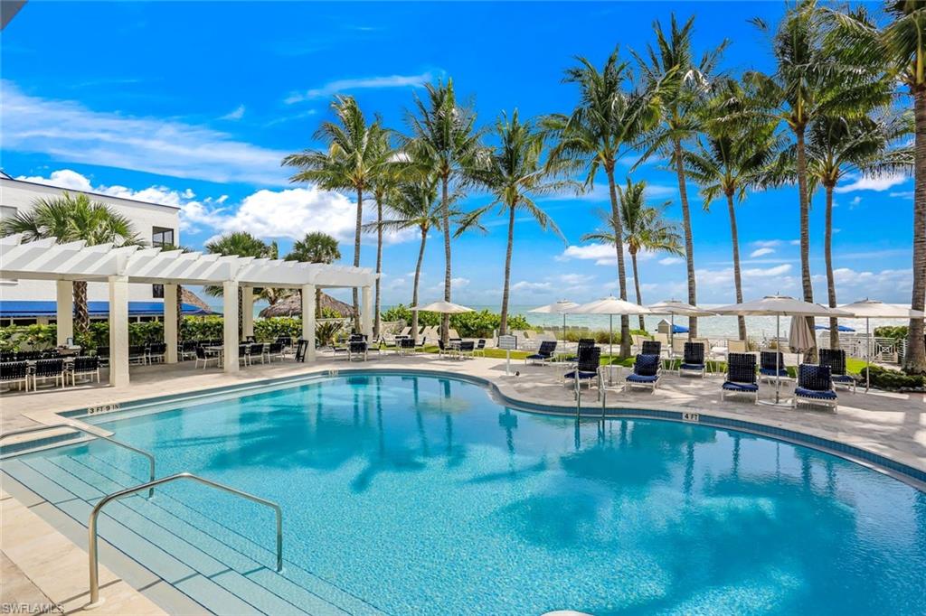 Pool & Al Fresco Dining