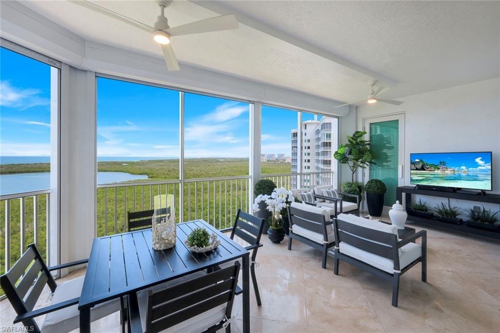 Spacious Lani with Storm Shutters