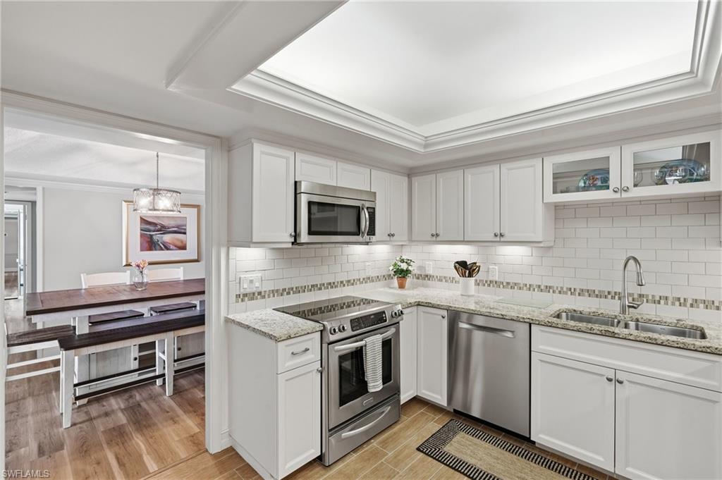 3951 Gulf Shore BLVD N 700 photo 9
