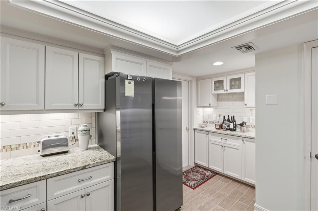 3951 Gulf Shore BLVD N 700 photo 10