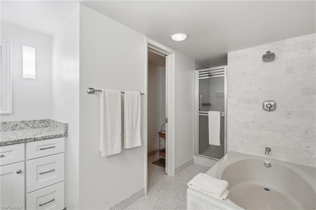 3951 Gulf Shore BLVD N 700 photo 18