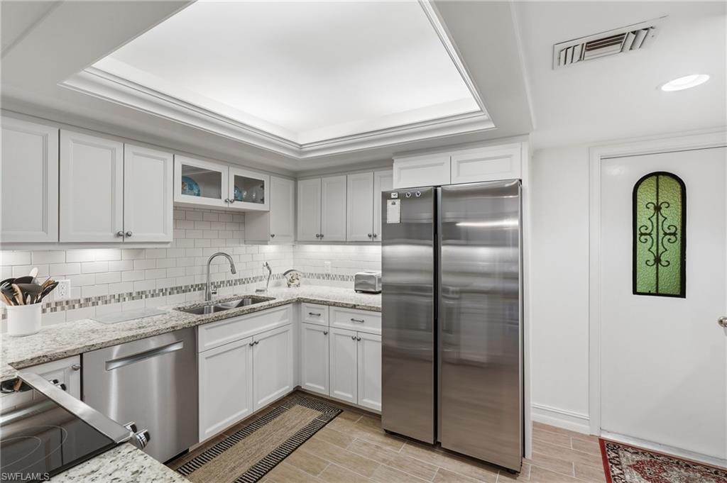 3951 Gulf Shore BLVD N 700 photo 8