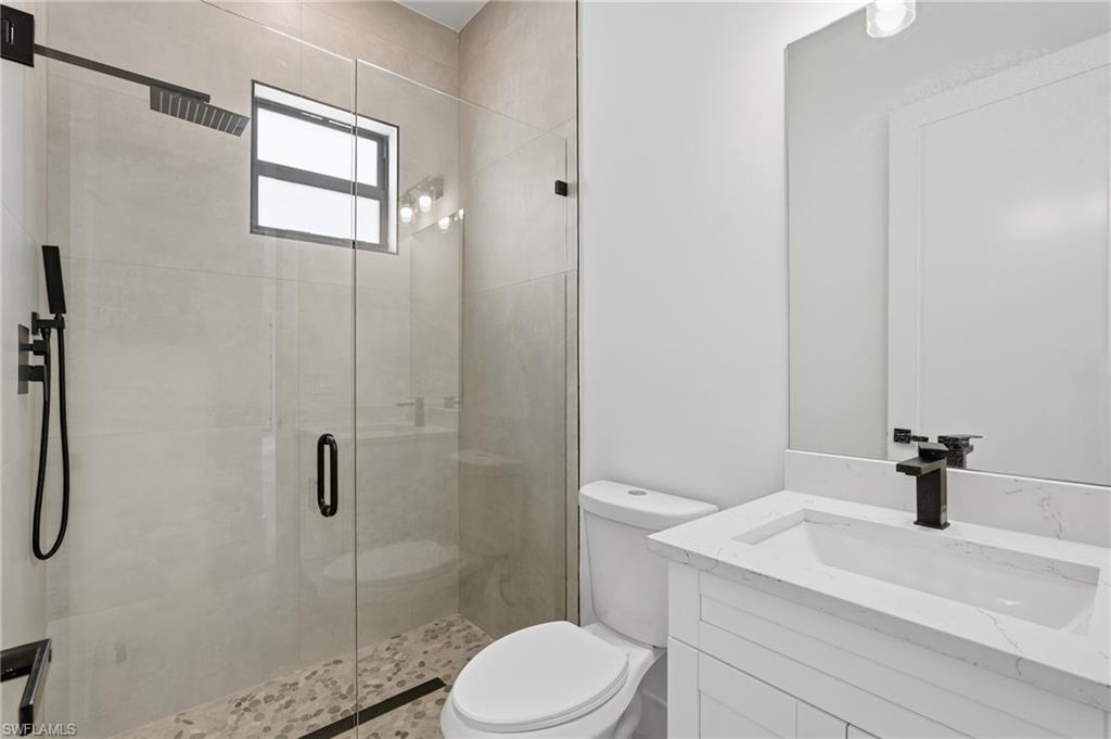 227 NE 15th ST photo 29