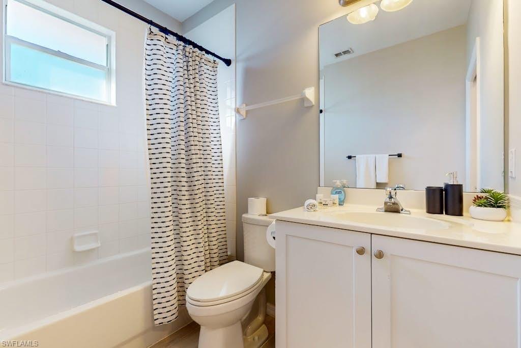 350 Robin Hood CIR 202 photo 19