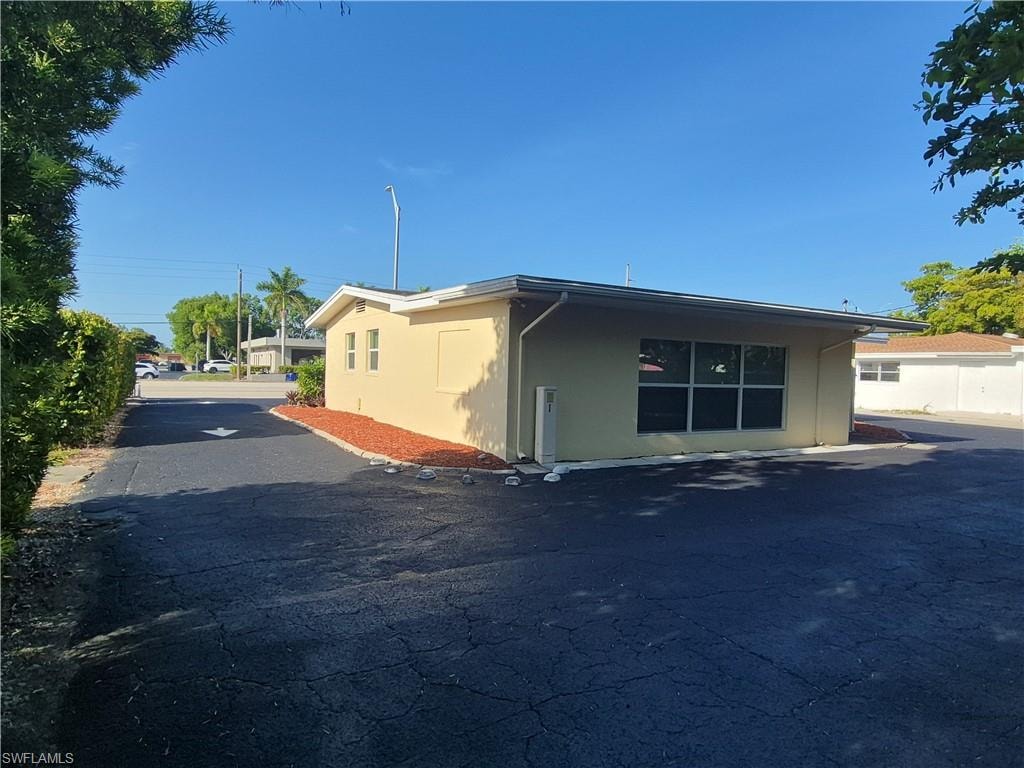 1625 Colonial BLVD