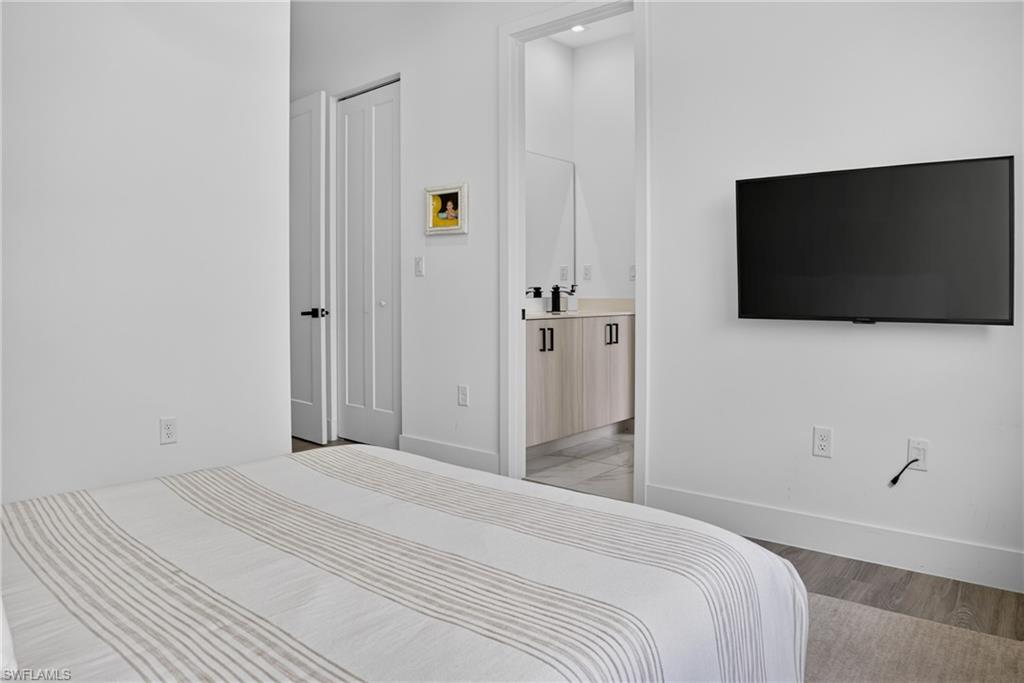 4978 Jovanne ST photo 34