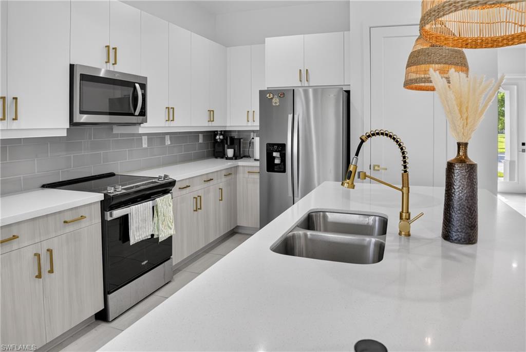4978 Jovanne ST photo 14