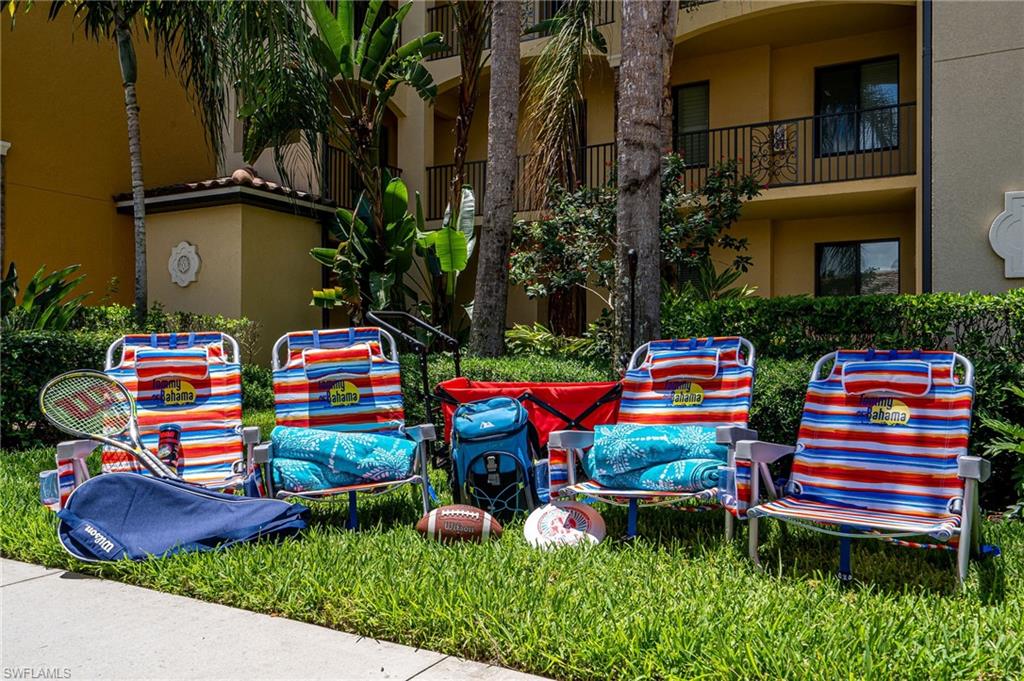 Beach chairs and toys available with unit