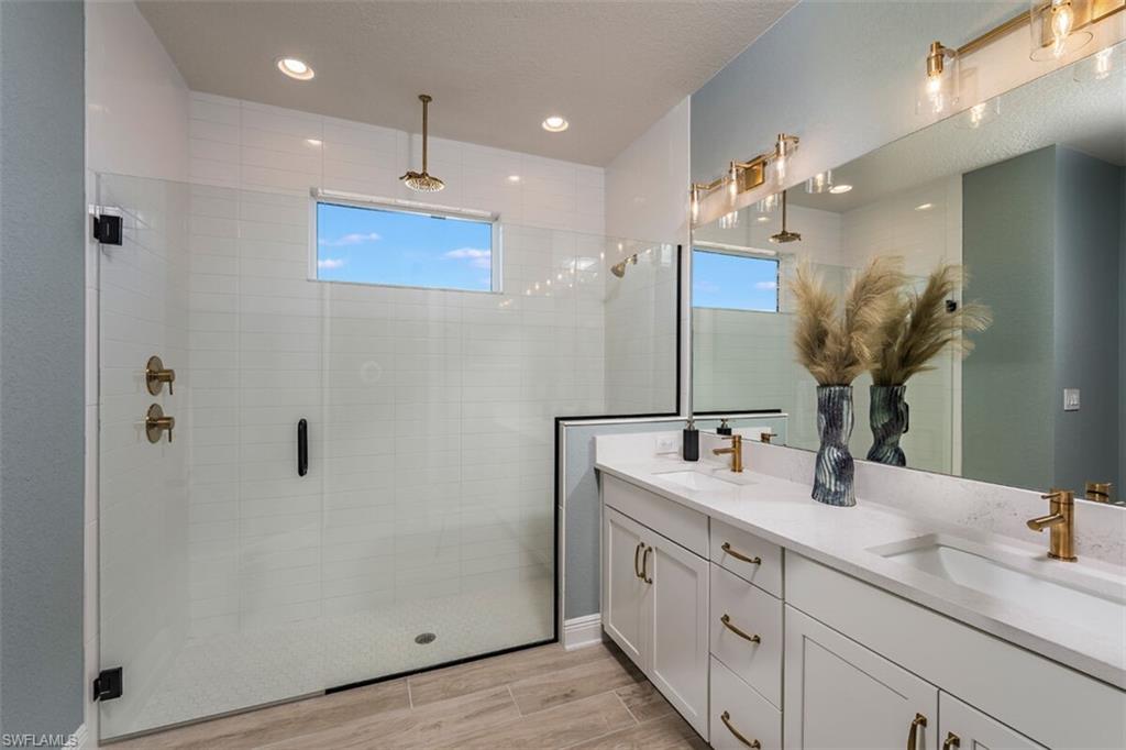 Owners Bathroom-Pictures are of Model Home for representational purposes only.