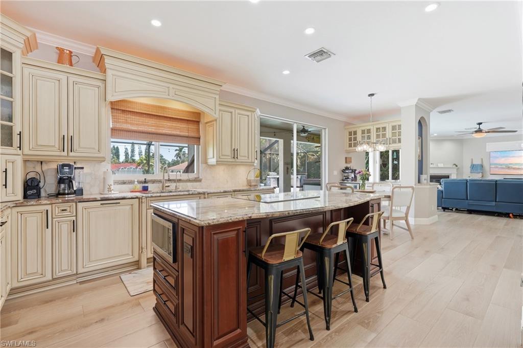 308 Wentworth CT photo 12
