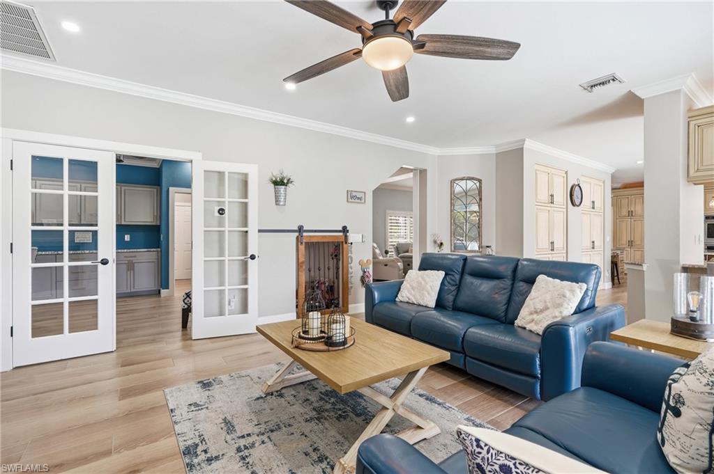 308 Wentworth CT photo 7