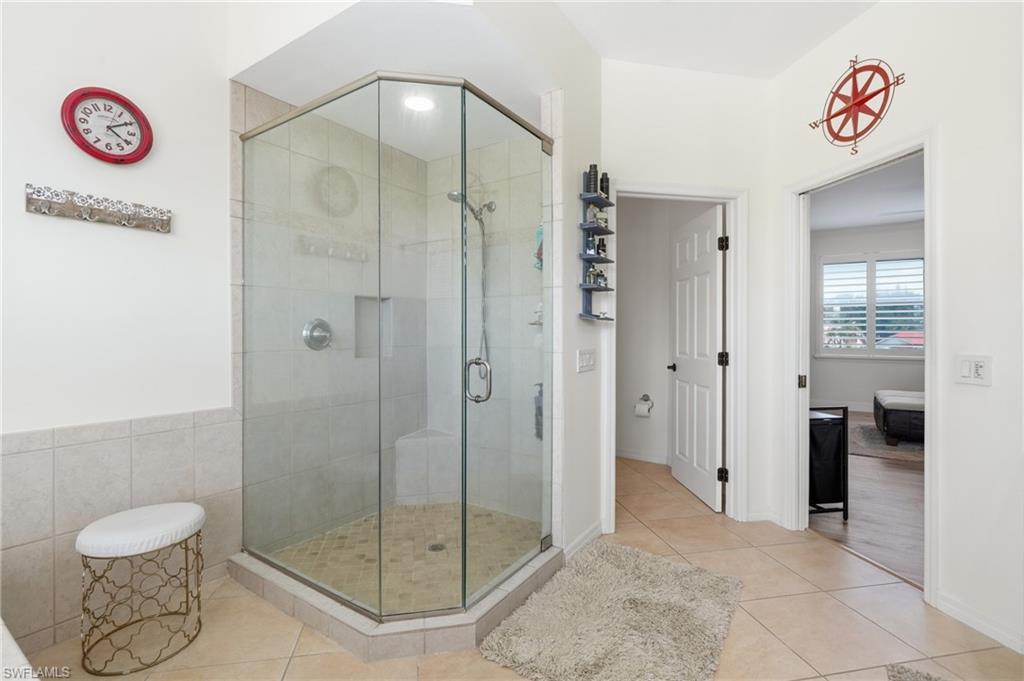 308 Wentworth CT photo 24