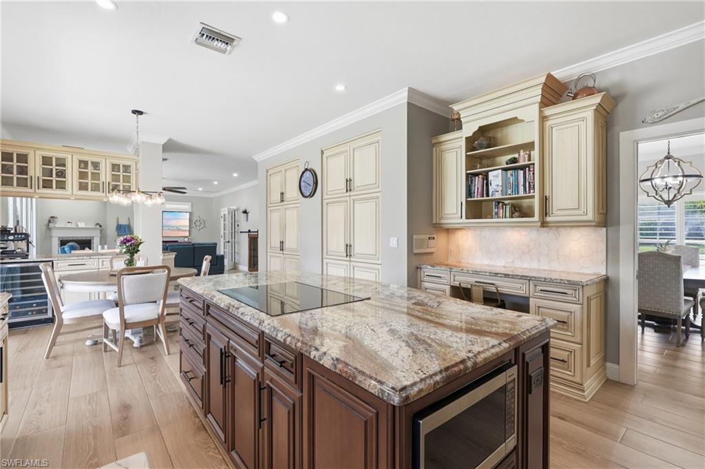 308 Wentworth CT photo 11